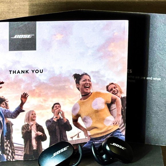 Bose QuietComfort Noise Cancelling True Wireless Bluetooth Earbuds - Picture 4 of 7